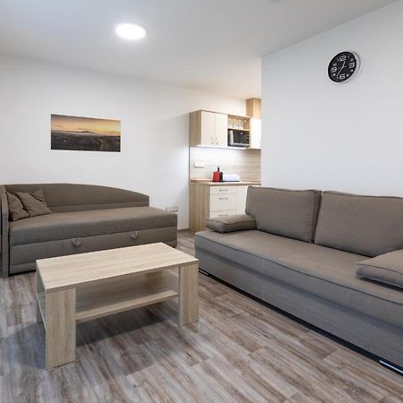 Apartmany Za Dvorem Velke Pavlovice Exterior photo