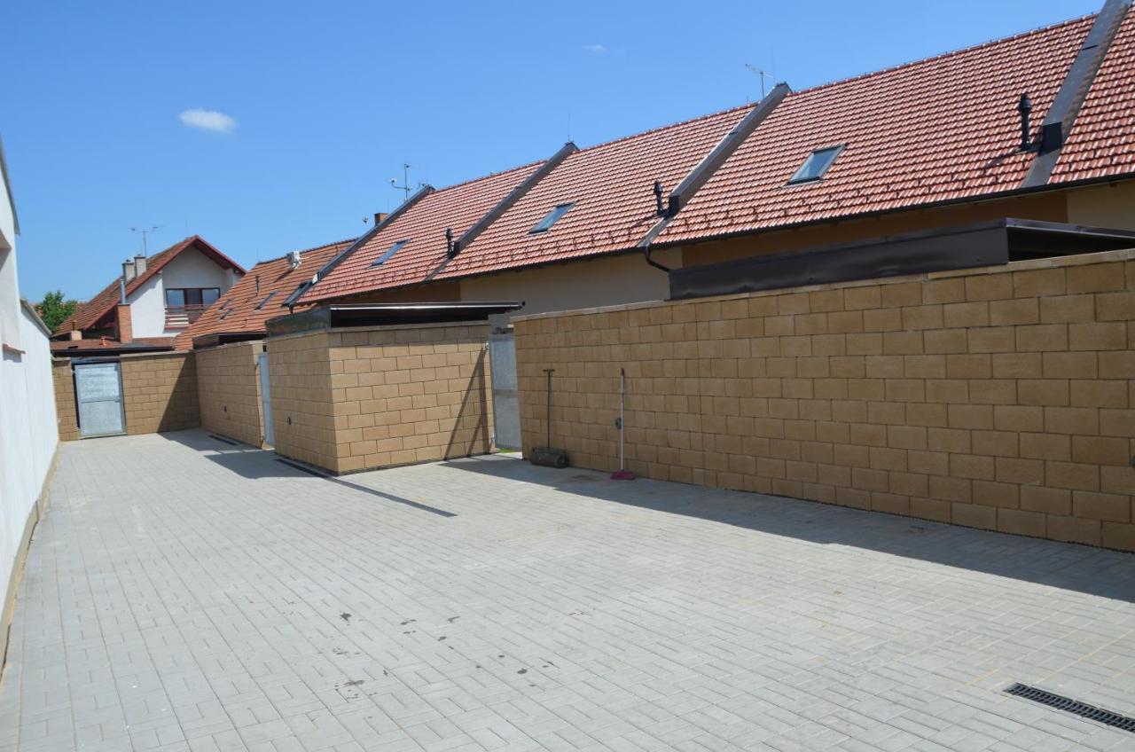 Apartmany Za Dvorem Velke Pavlovice Exterior photo
