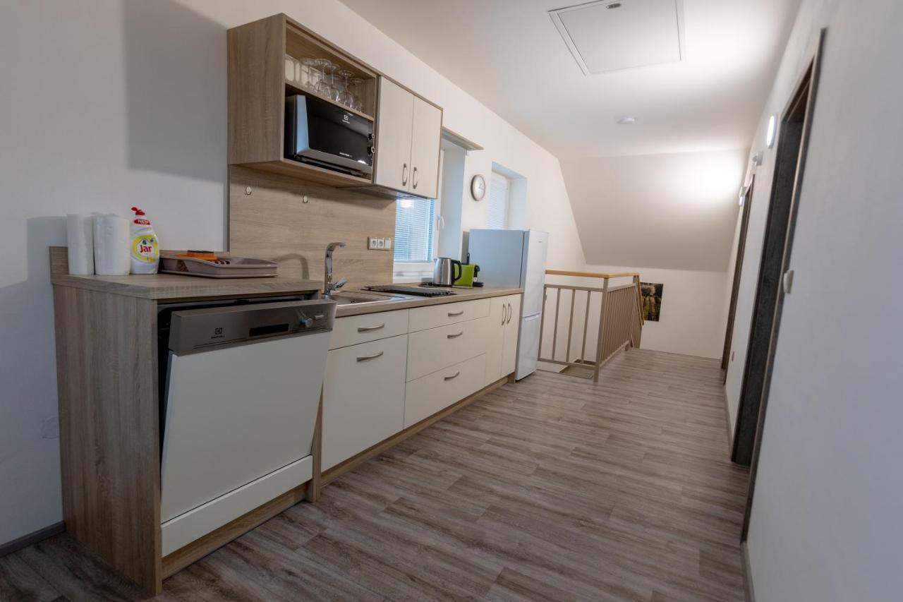 Apartmany Za Dvorem Velke Pavlovice Exterior photo
